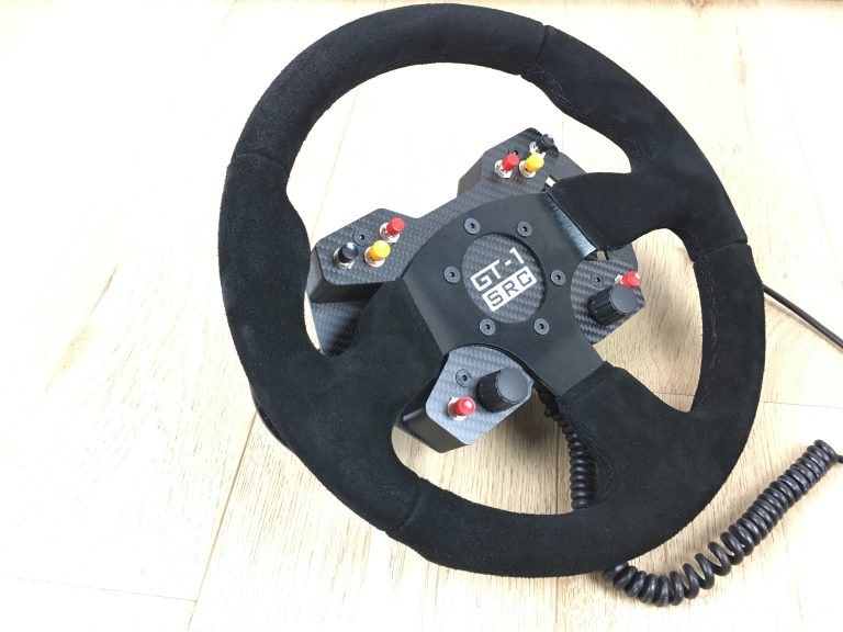 Volant SRC-CUP avec adaptateur Thrustmaster