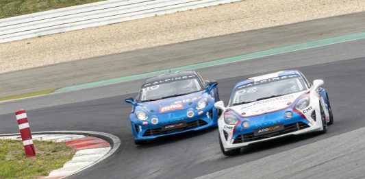 RaceRoom : l’Alpine A110 Cup débarque en contenu gratuit !